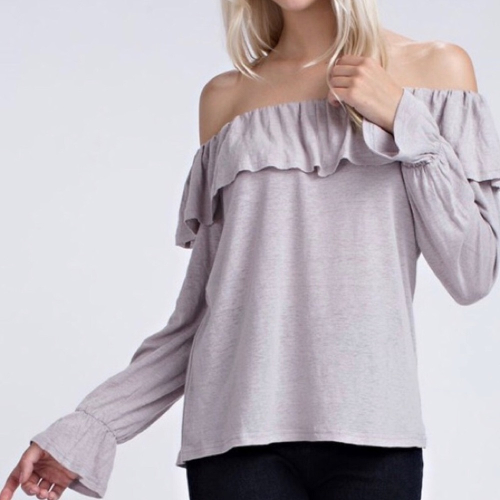 ✨Gray Off The Shoulder Top✨